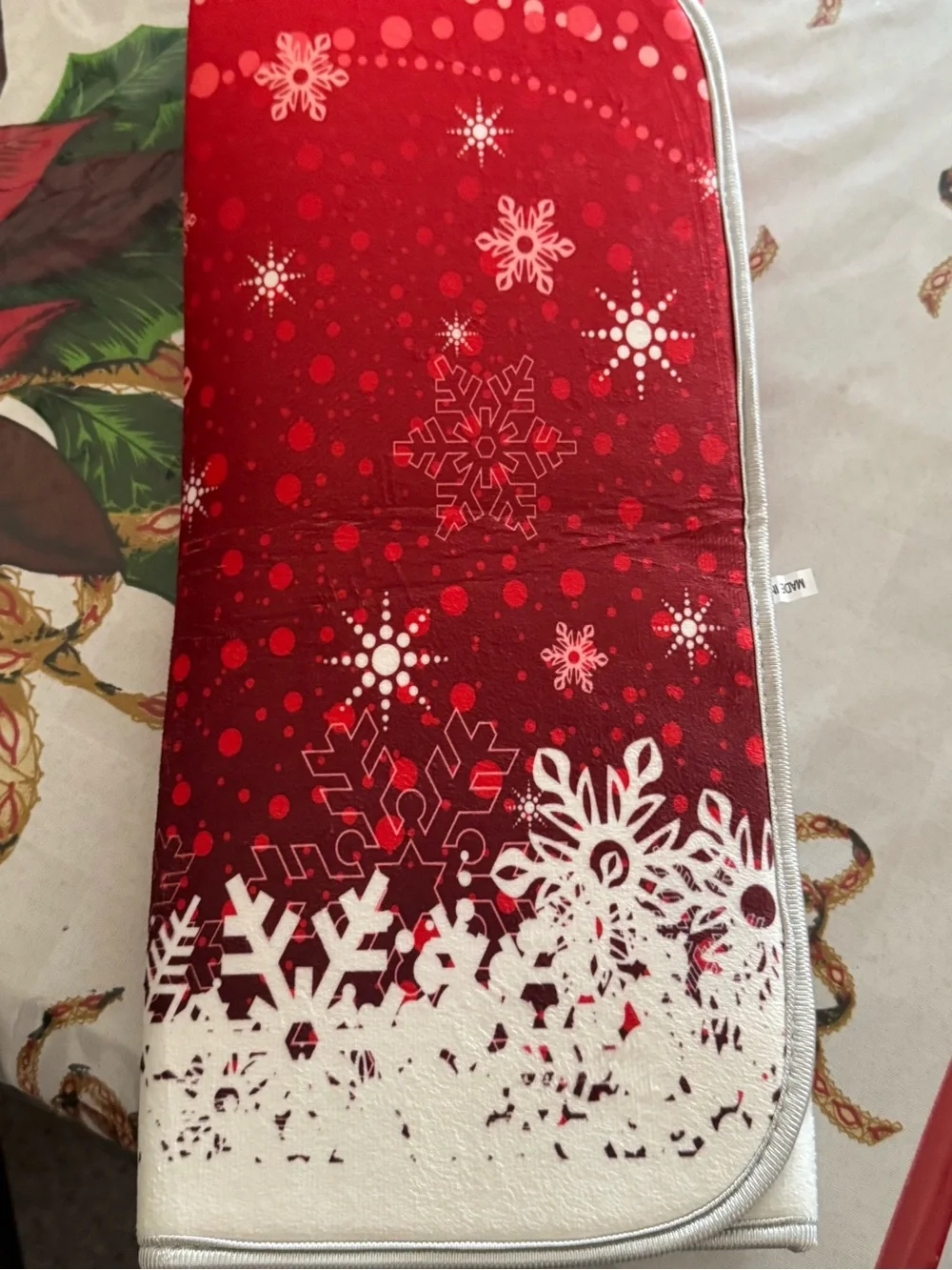 N/A red snowman