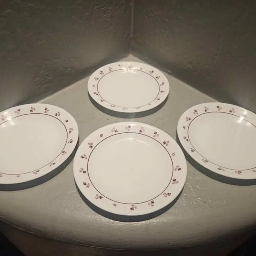 Set of 4 Corelle Burgundy Rose Dessert Plates 6 3/4