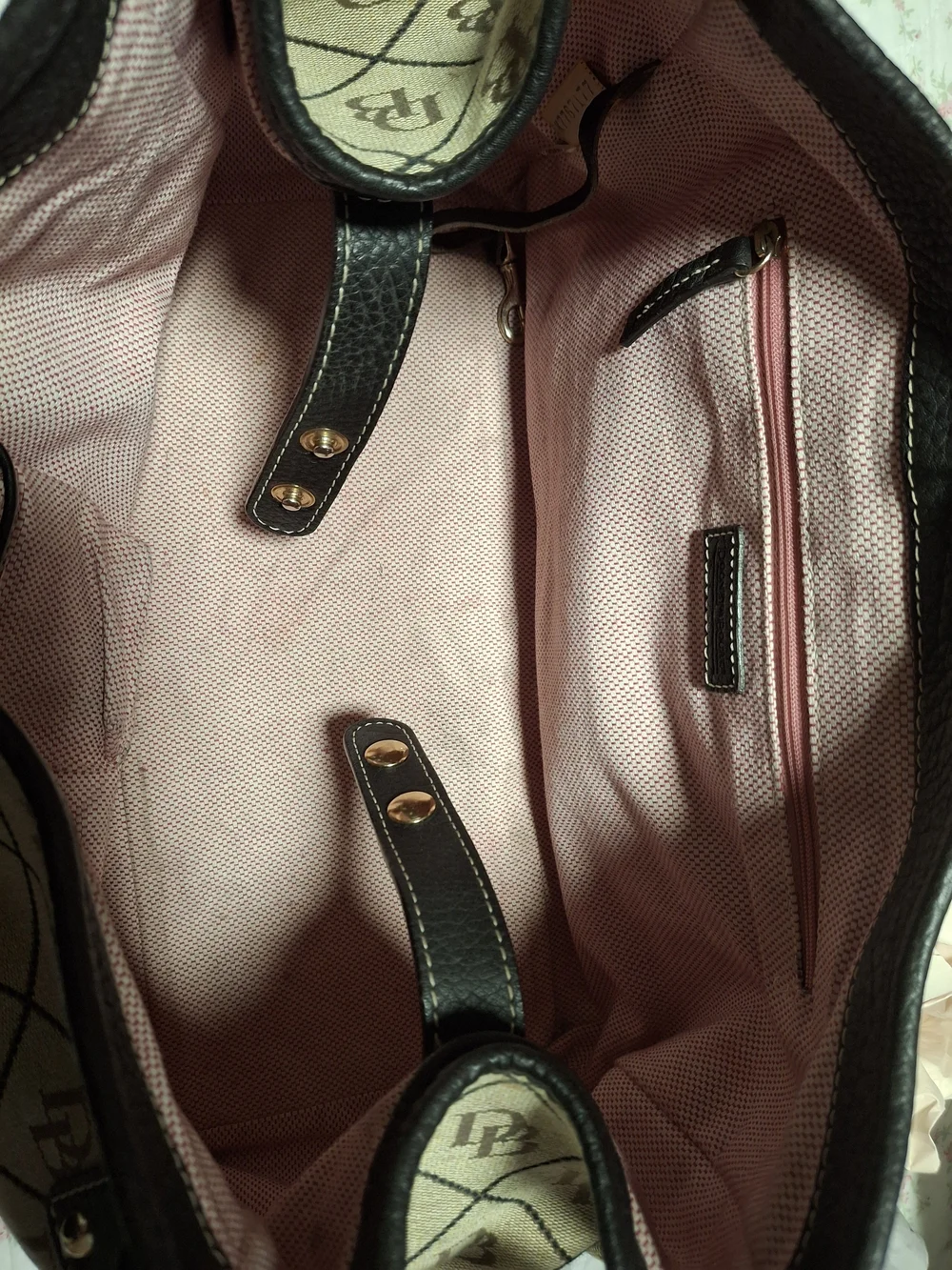 Dooney & Bourke stylish beige
