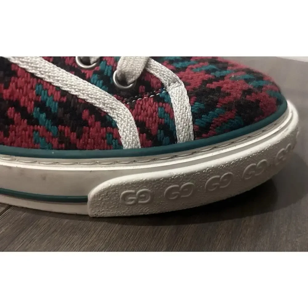 Gucci authentic pair