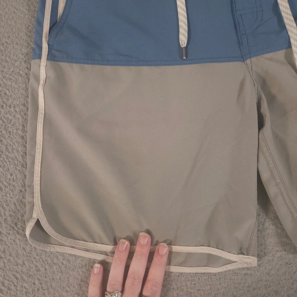 Vuori or gym grey
