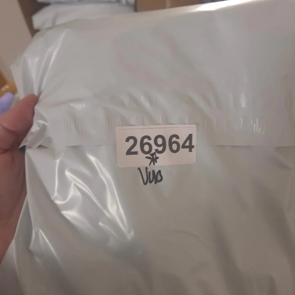 Vuori shipping snag
