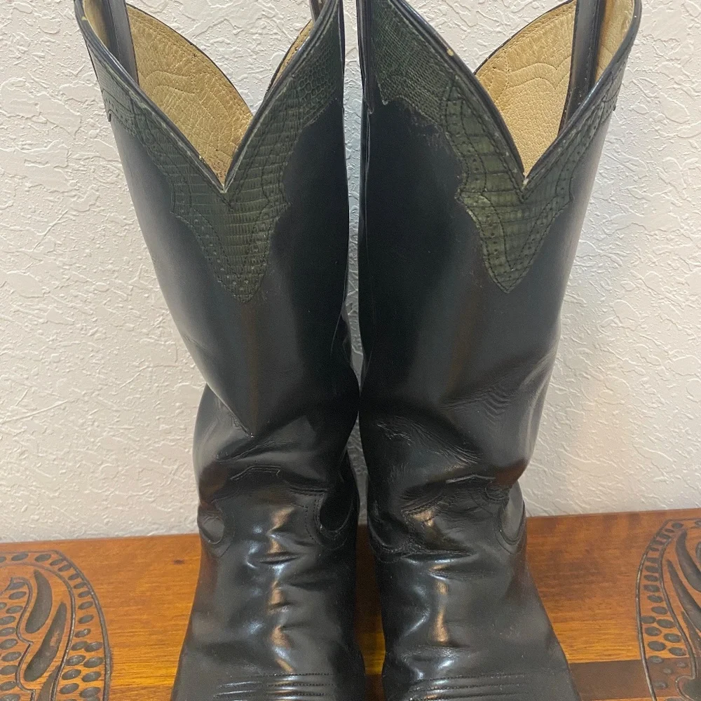 Justin Boots boots are