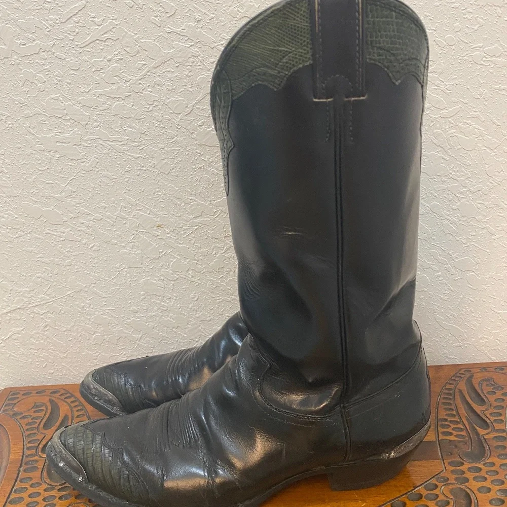 Justin Boots boots are