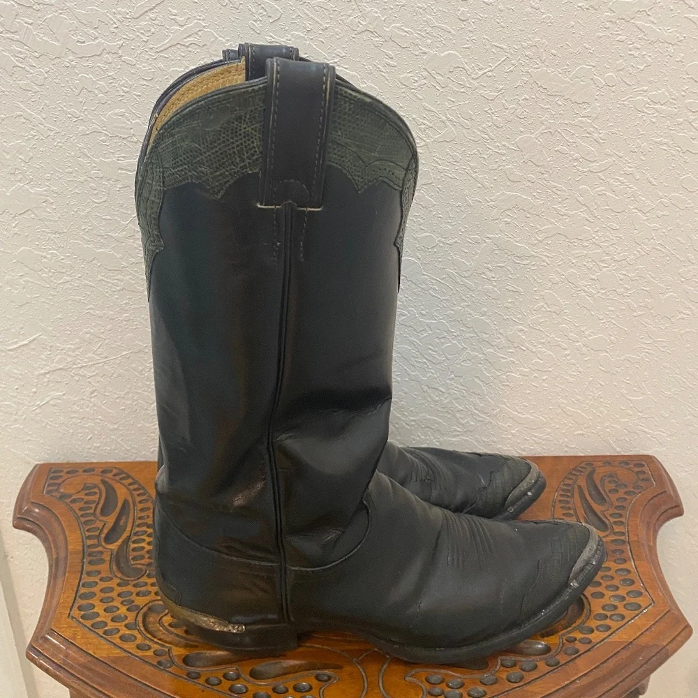 Justin Boots boots are