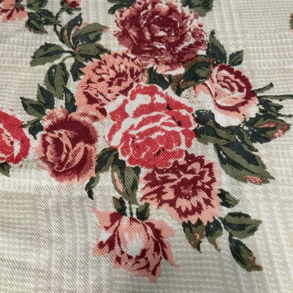 Max Studio gorgeous soft