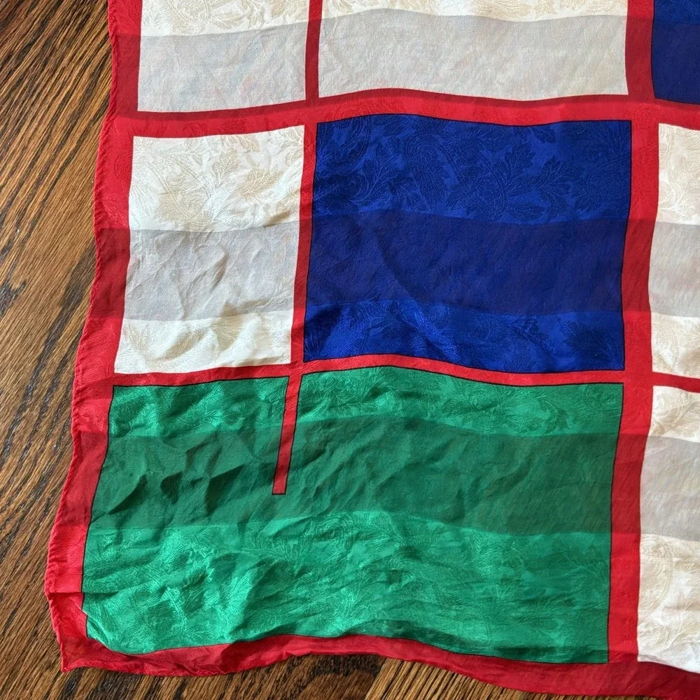 Oscar de la Renta has few