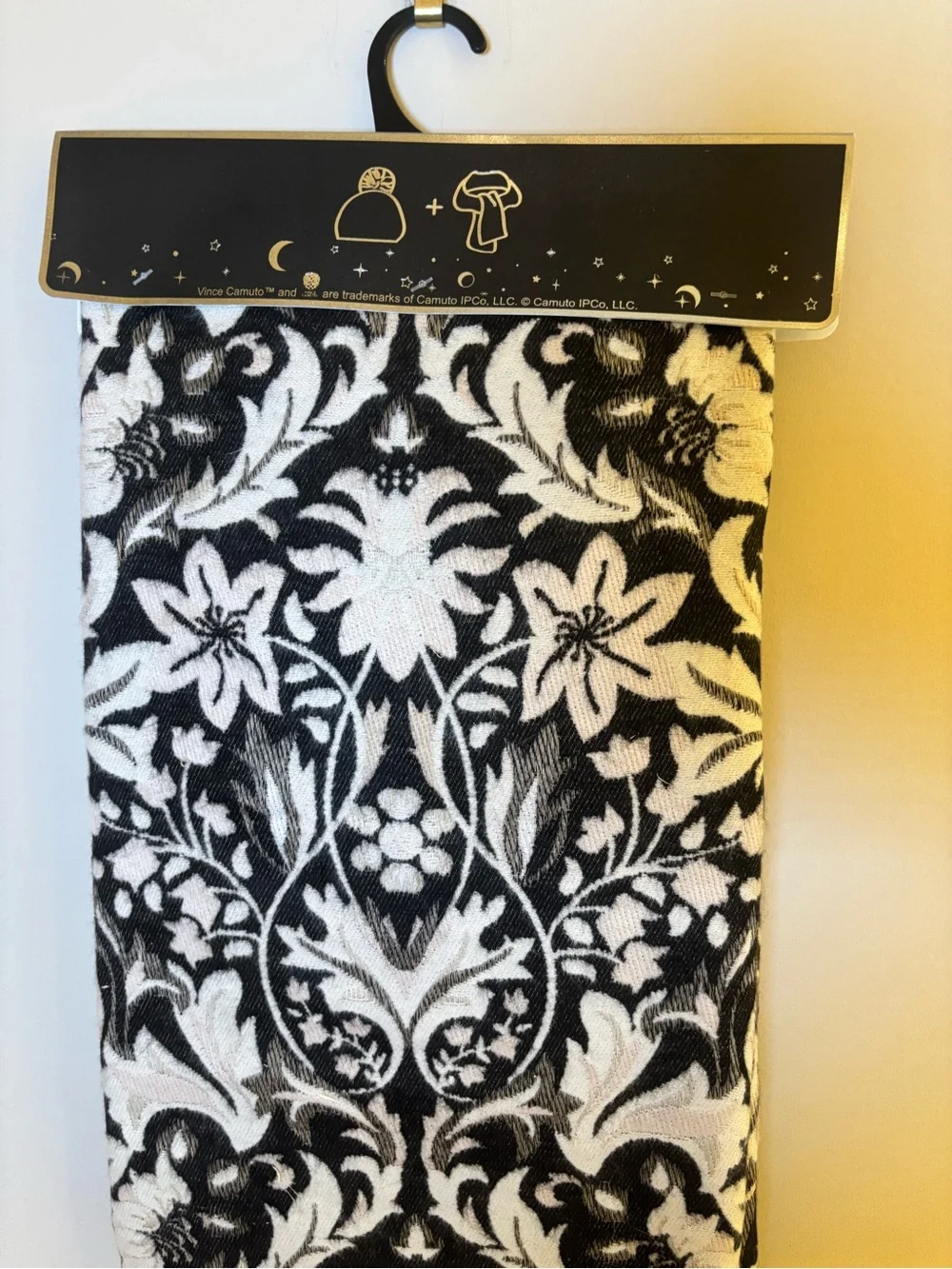 Vince Camuto nwt vince