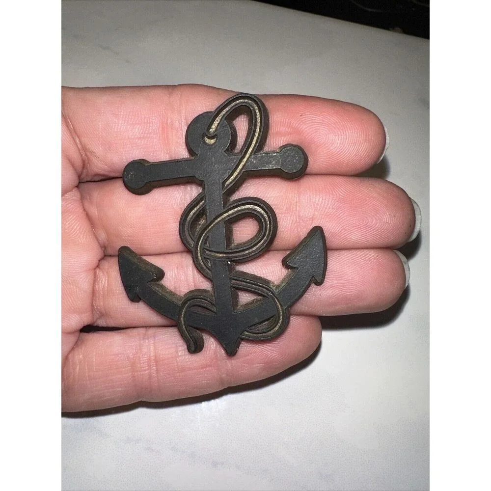 Unbranded nautical anchor
