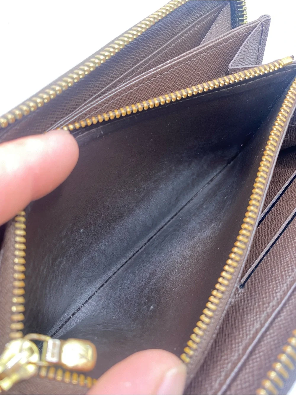 Louis Vuitton authentic pre
