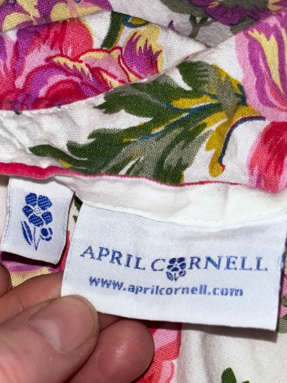 April Cornell 100% cotton French Provencal pink red peonies tablecloth  52