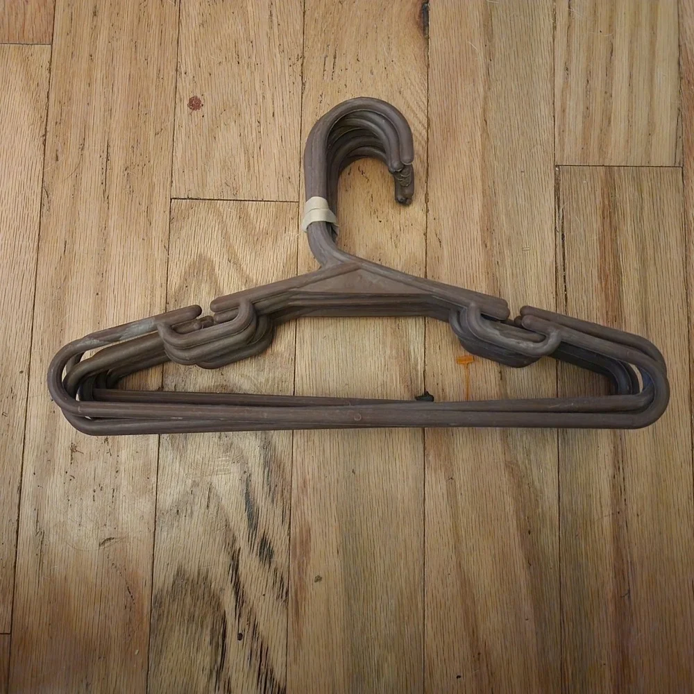 Kids Brown Plastic Clothes Hangers Lot‎ Childrens Wardrobe Closet Organization