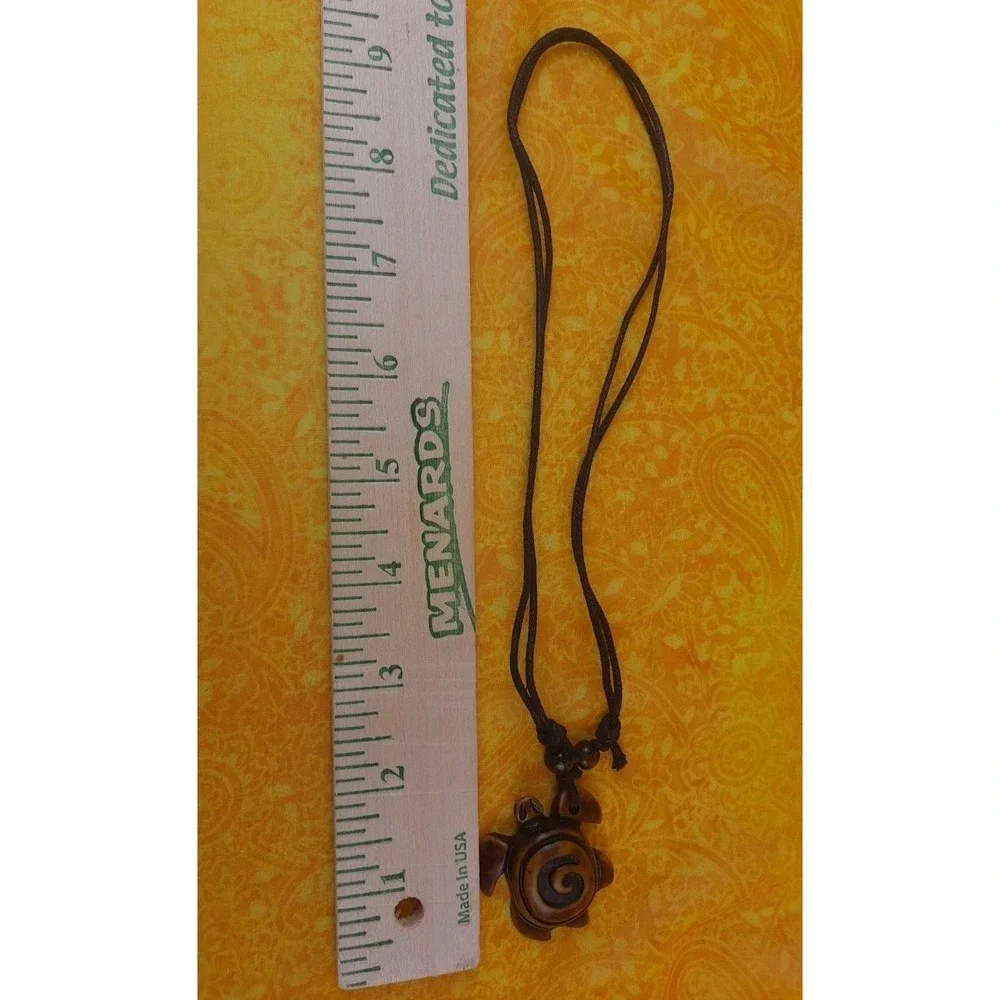 The Unbranded Brand this adjustable