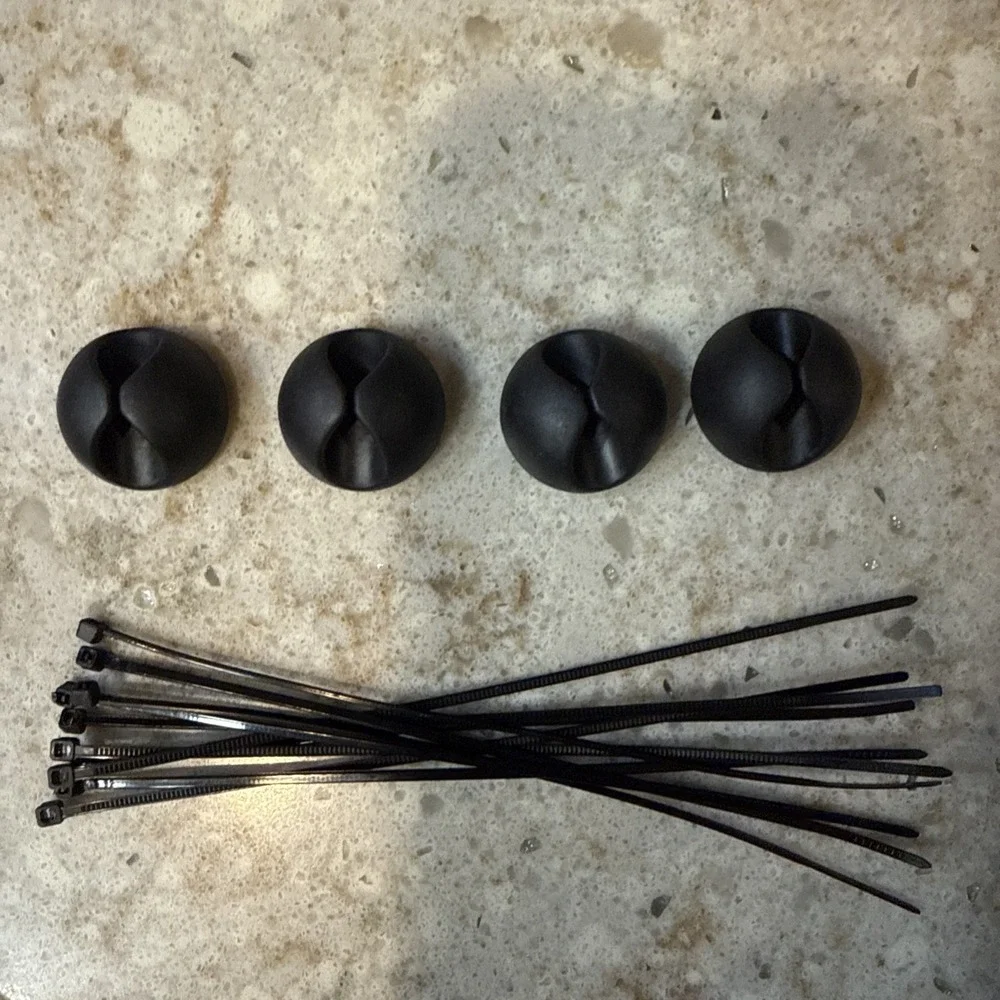 The Unbranded Brand cable management