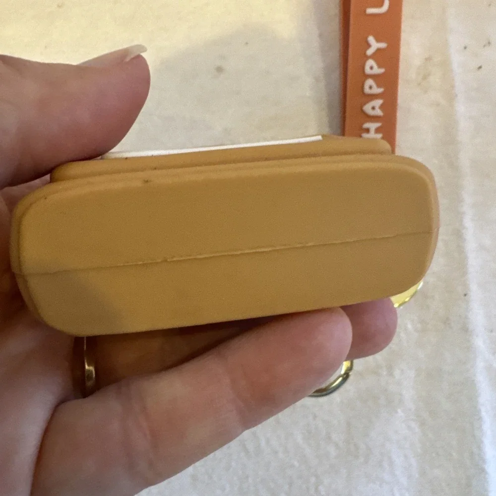 The Unbranded Brand silicone zip