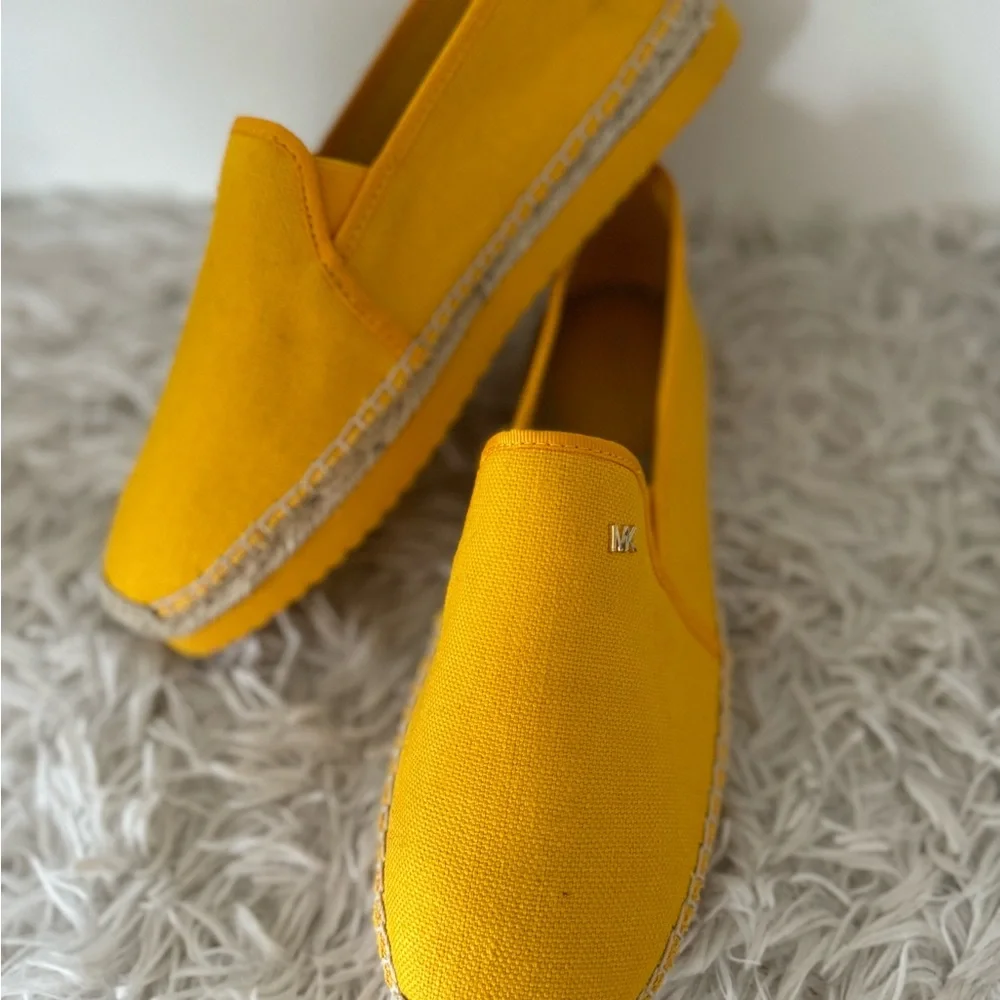 MICHAEL Michael Kors rounded toe
