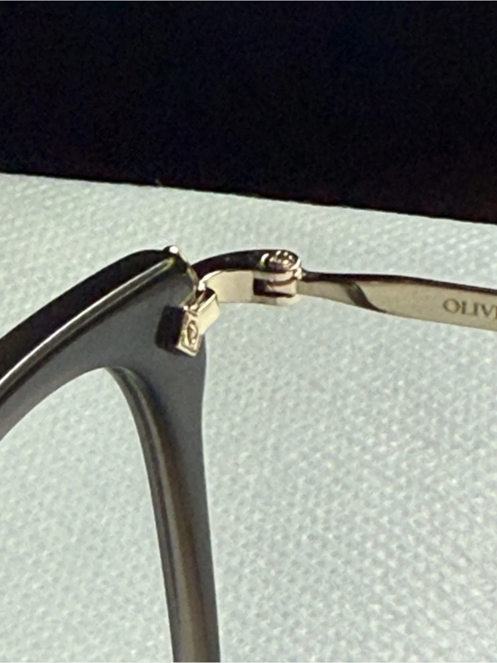 Oliver Peoples color lens