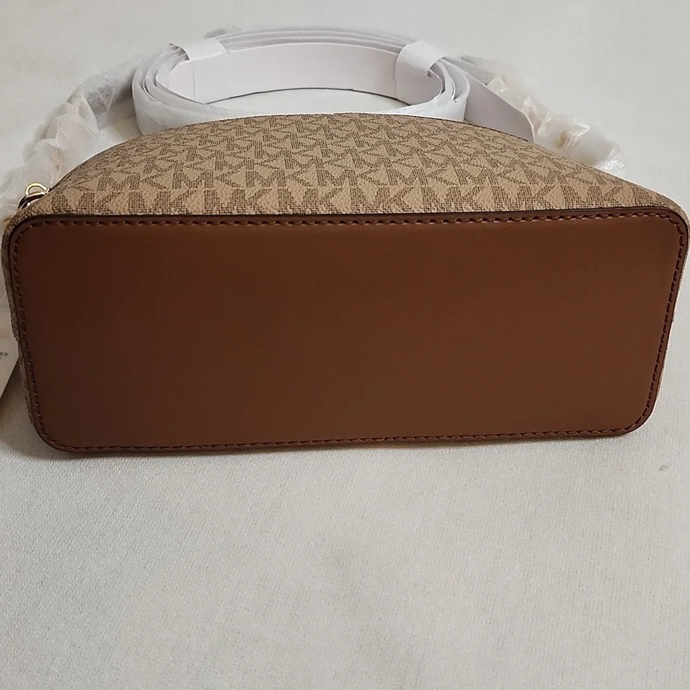 Michael Kors nwt chic