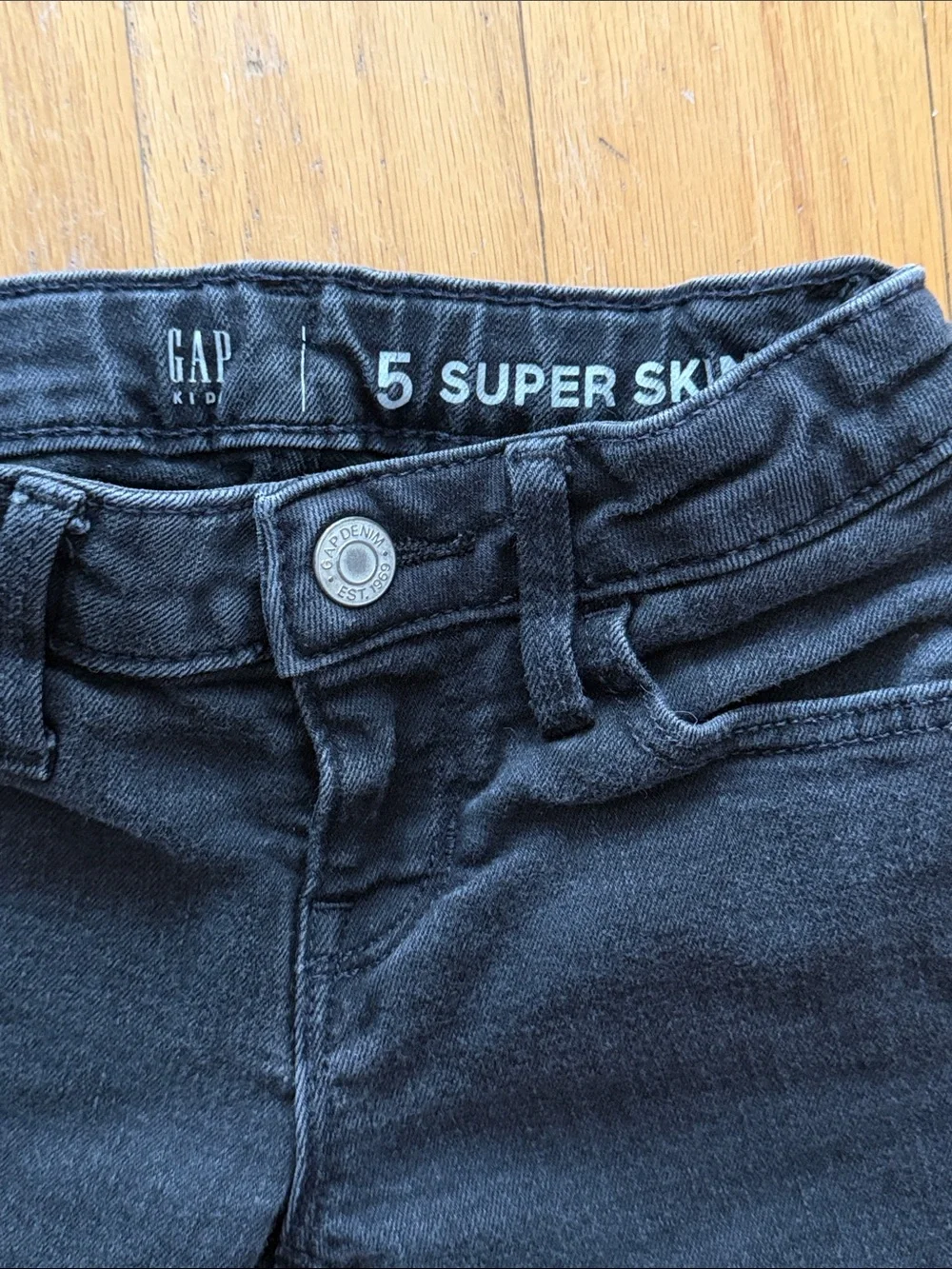 GAP slim silhouette