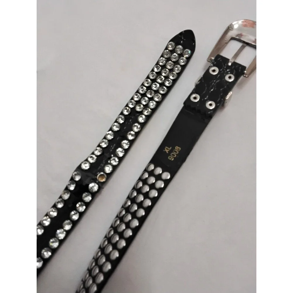 Unbranded rhinestone has but