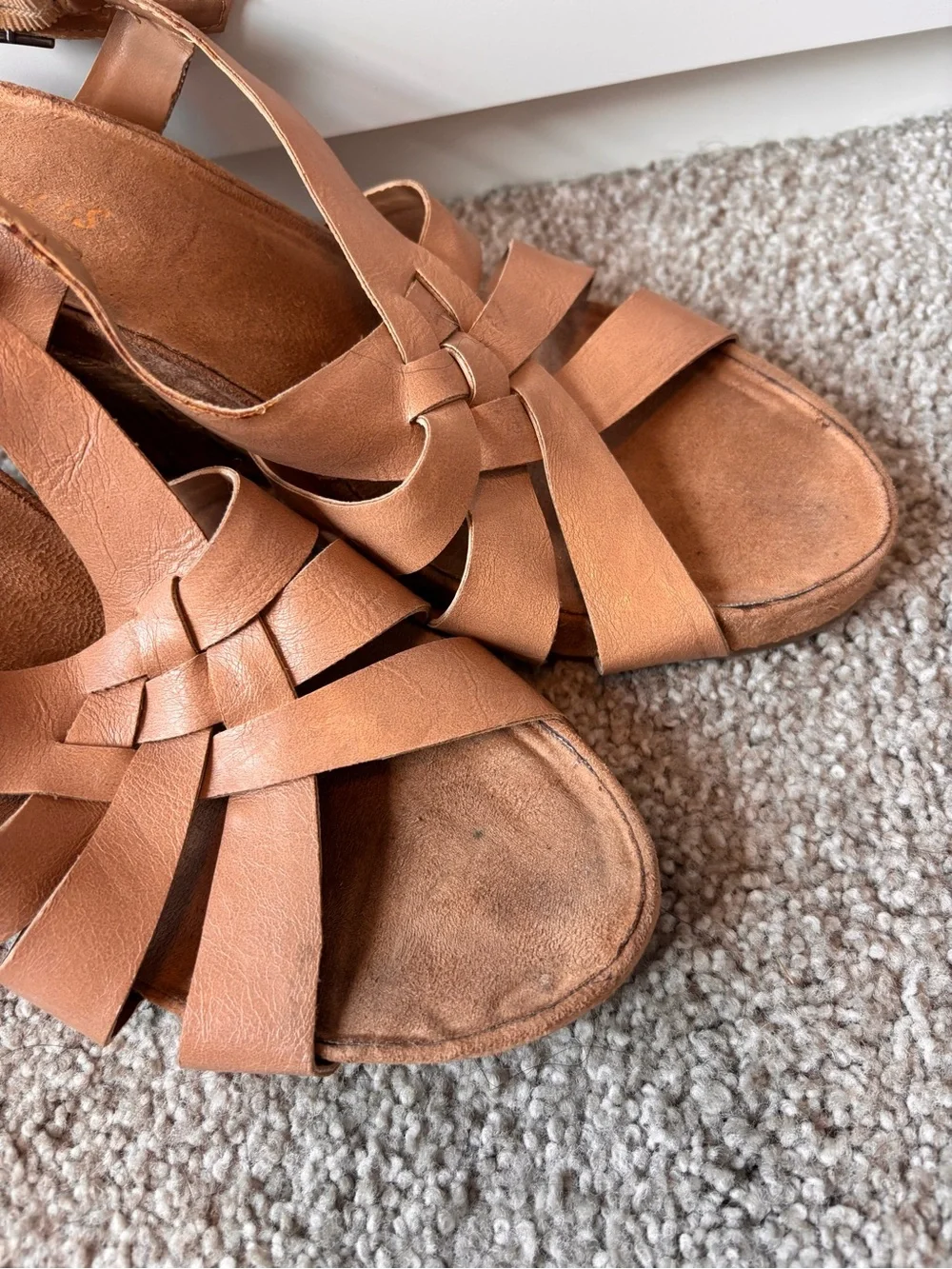 AEROSOLES elegant tan