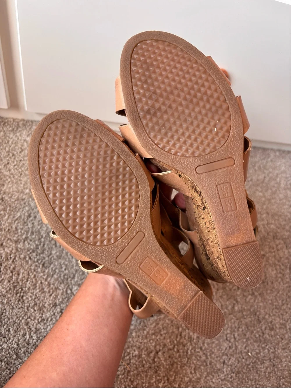 AEROSOLES elegant tan