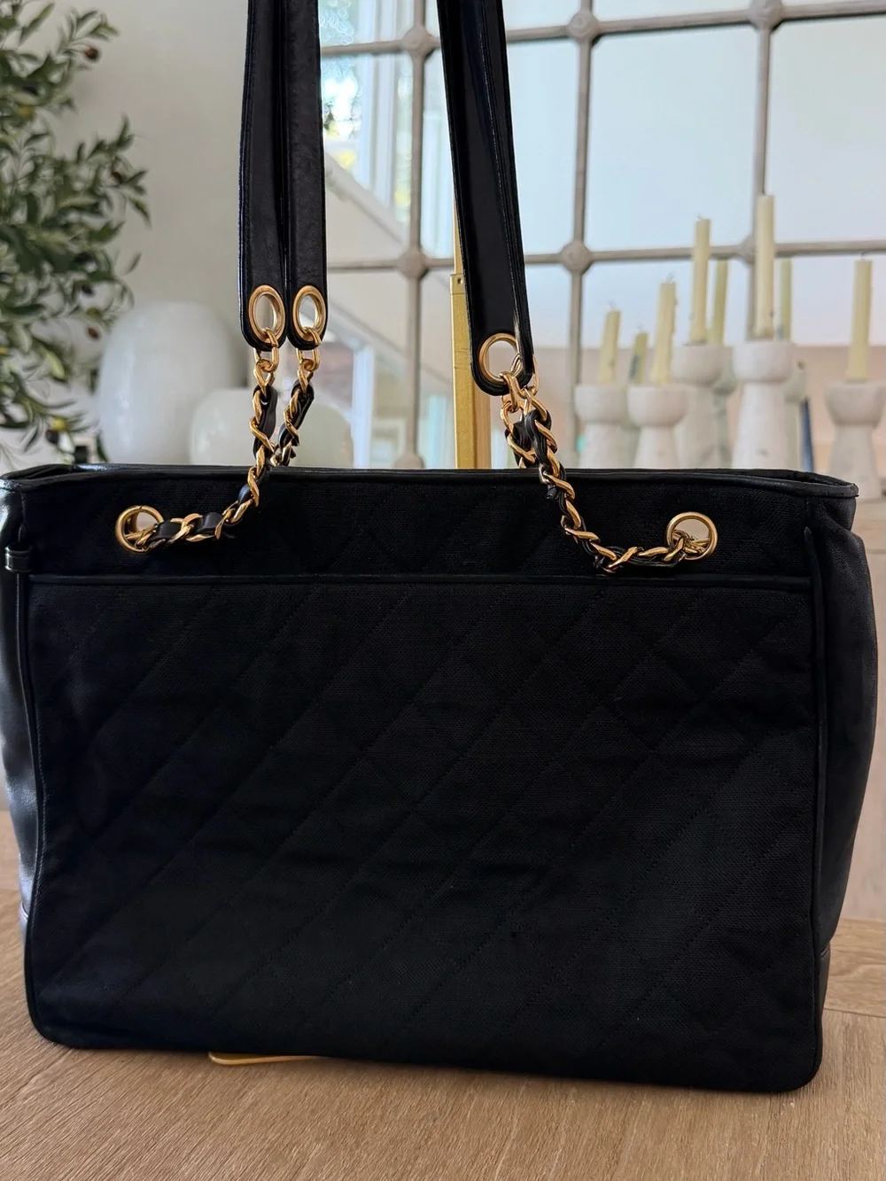 CHANEL tote black