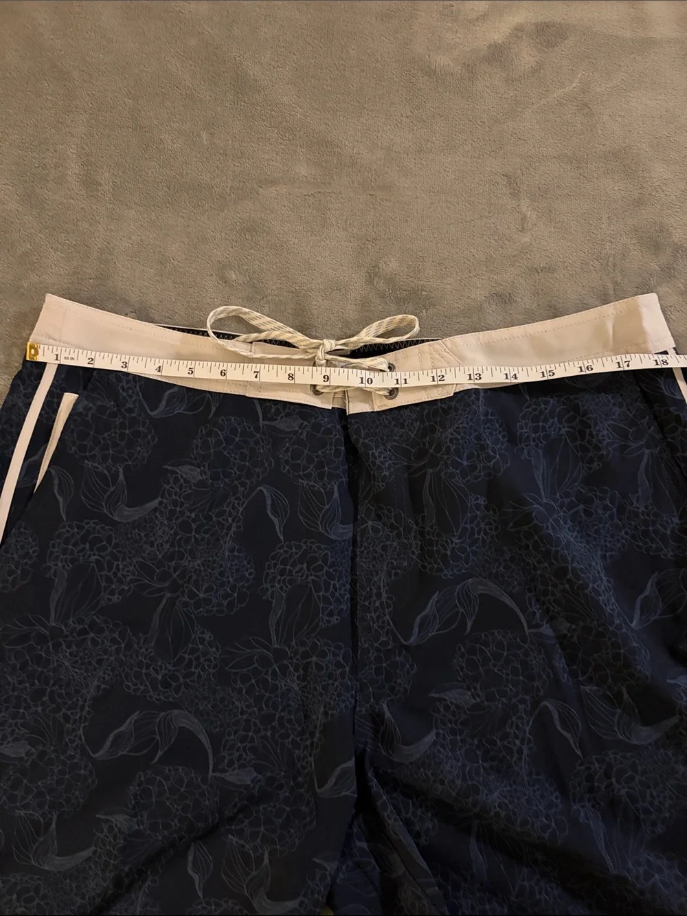 Vuori men swim