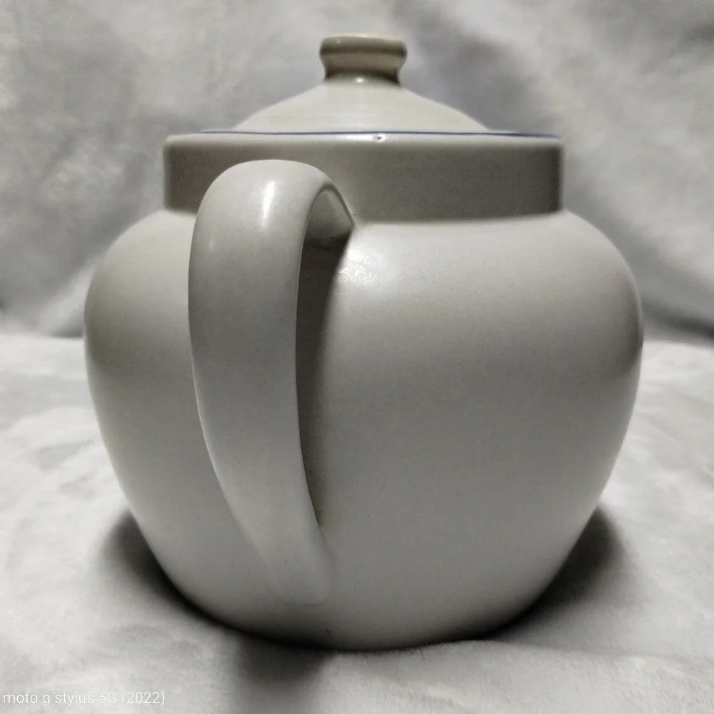 Pfaltzgraff yorktowne lidded