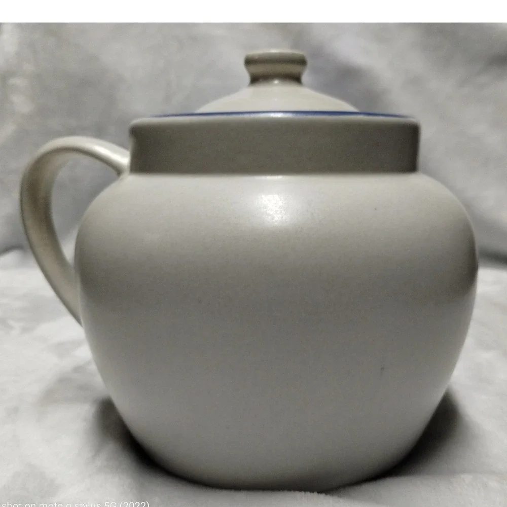 Pfaltzgraff yorktowne lidded