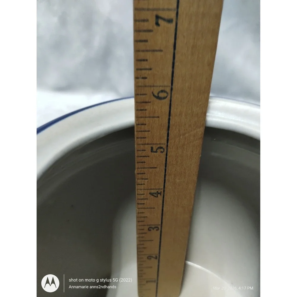 Pfaltzgraff yorktowne lidded