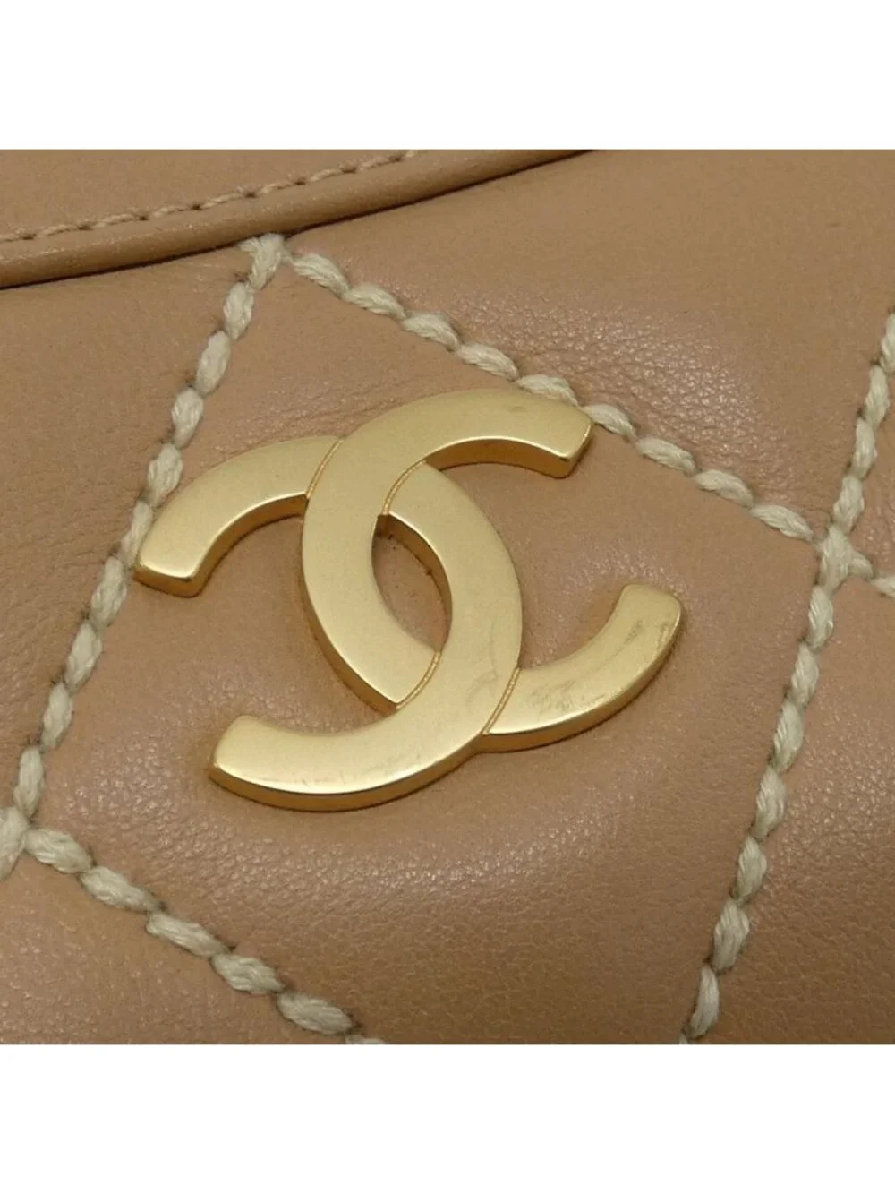 CHANEL scratches quilted 72