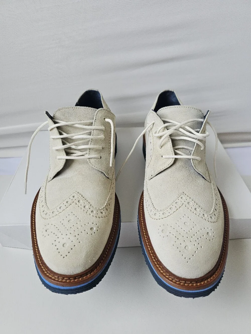 Johnston & Murphy wingtip style