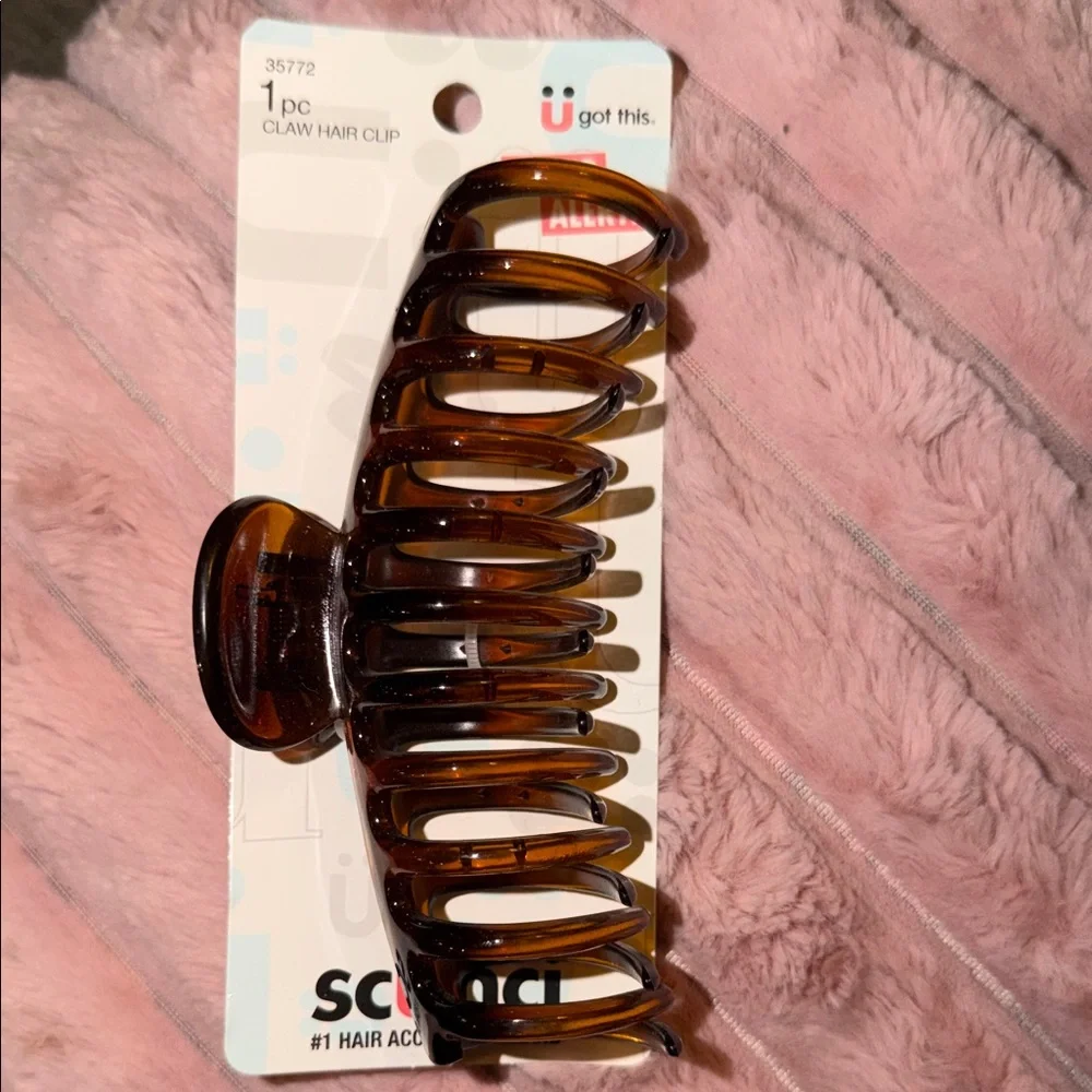 Scunci Brown Claw‎ Hair Clip