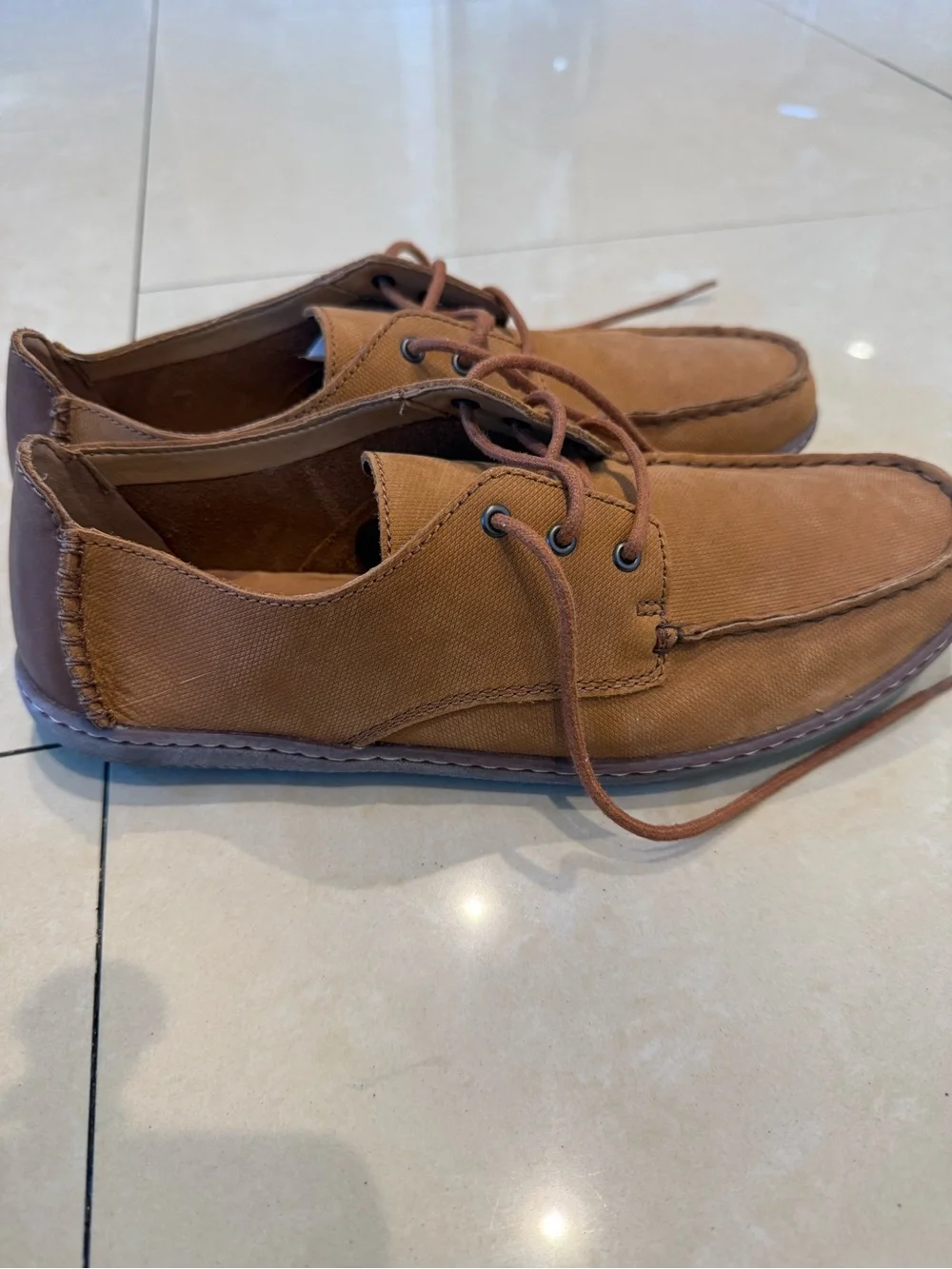 Clarks tan canvas