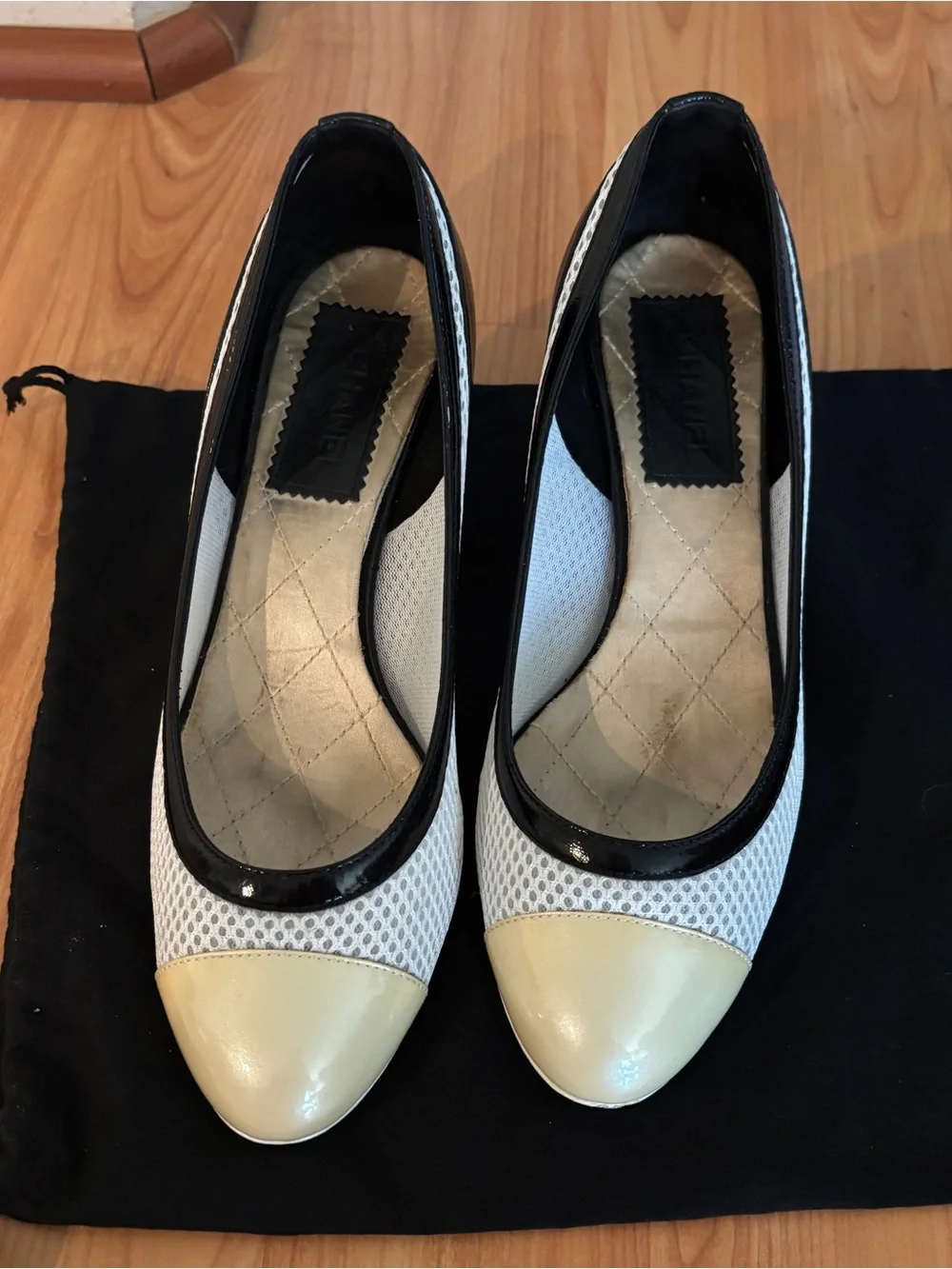 CHANEL women pumps