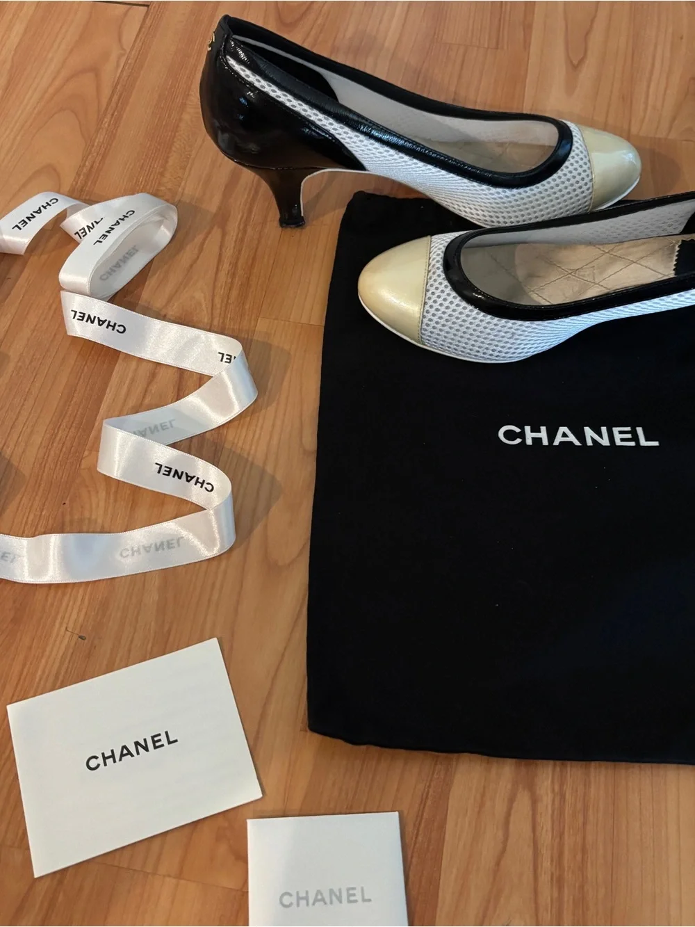 CHANEL women pumps