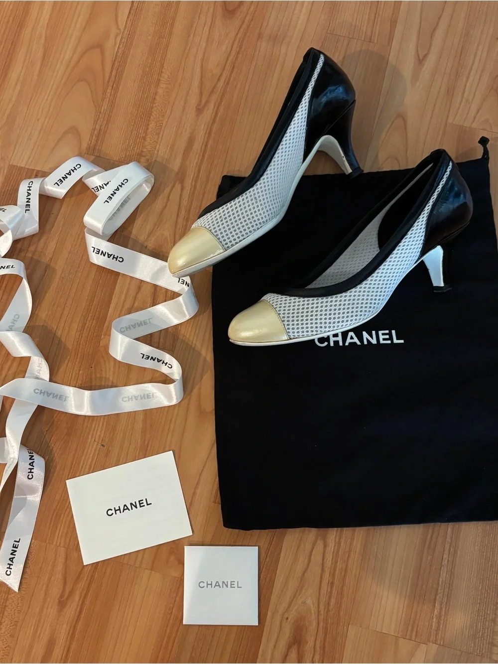 CHANEL women pumps