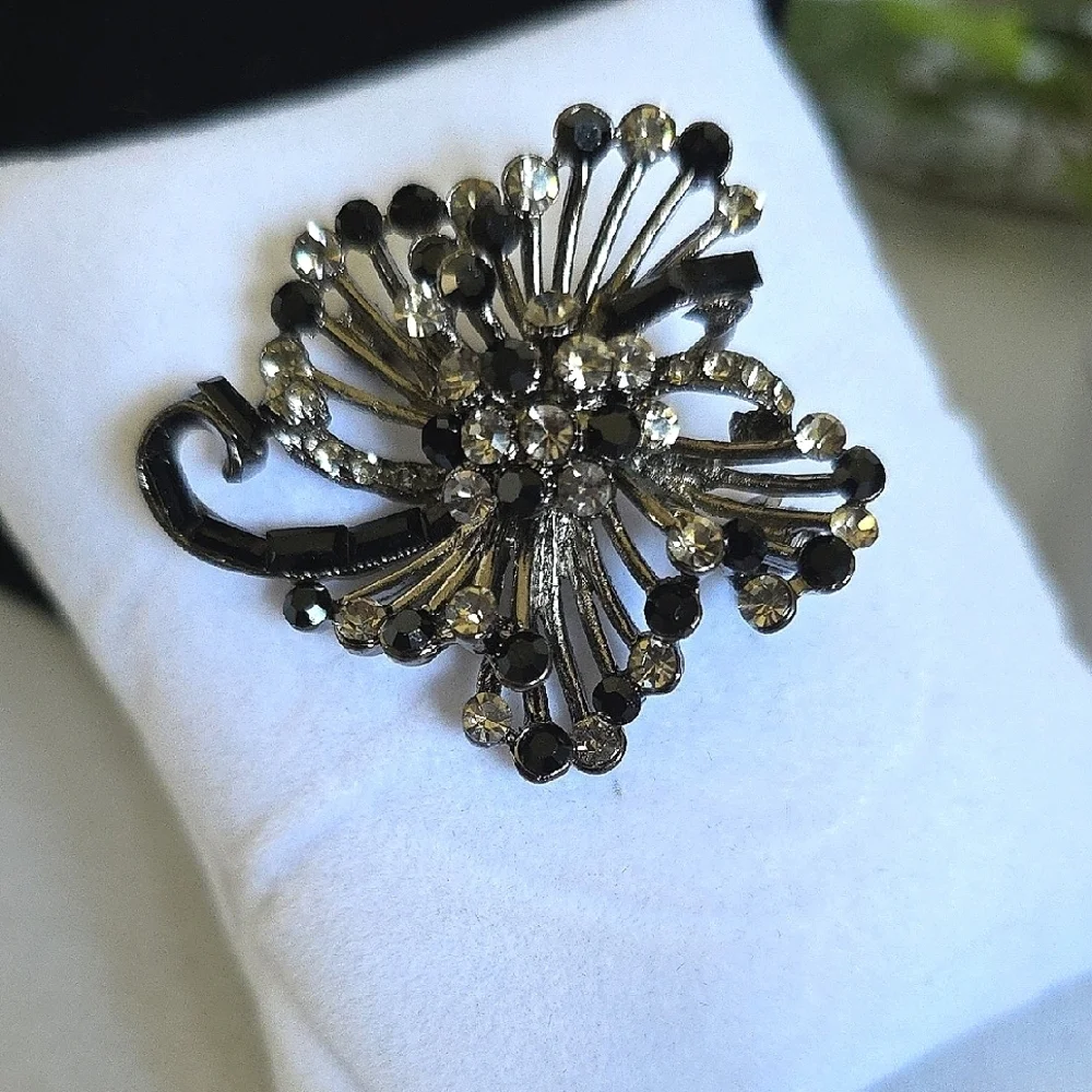Vintage beautiful brooch