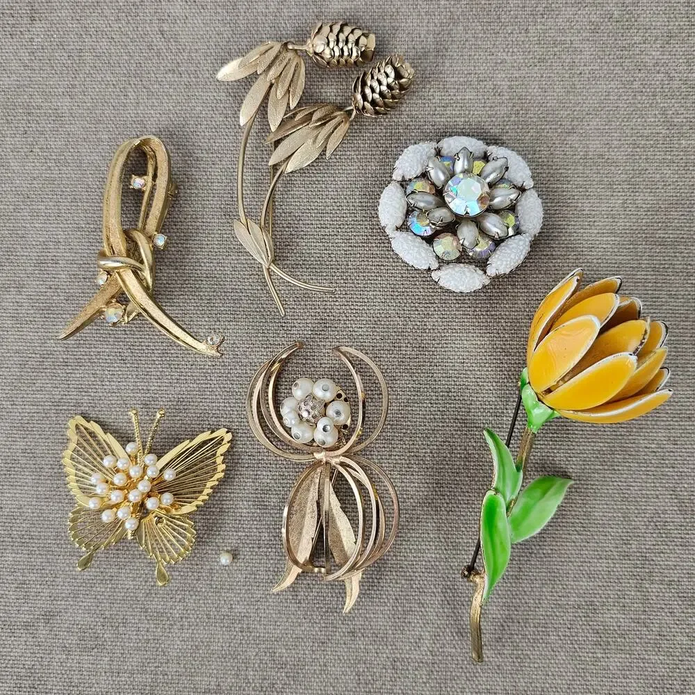 VTG lot 6 brooches butterfly pinecone floral abstract pins cottage grandma