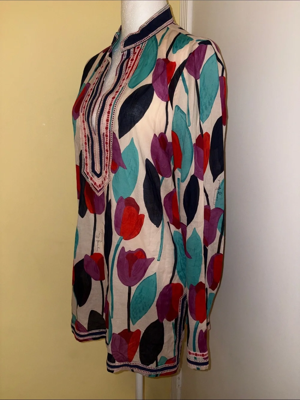 Tory Burch featuring sleeves