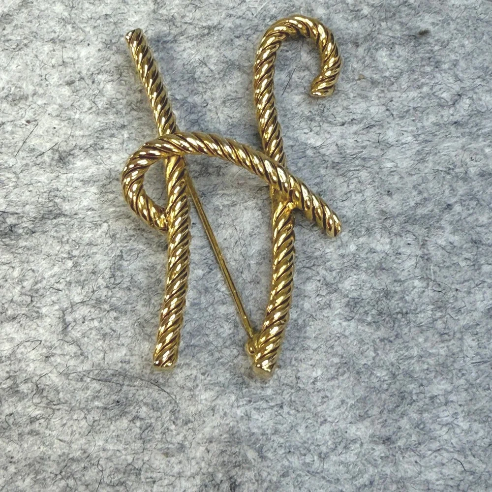 Vintage Gold Tone Initial Letter H Twisted Rope Monogram Brooch Pin