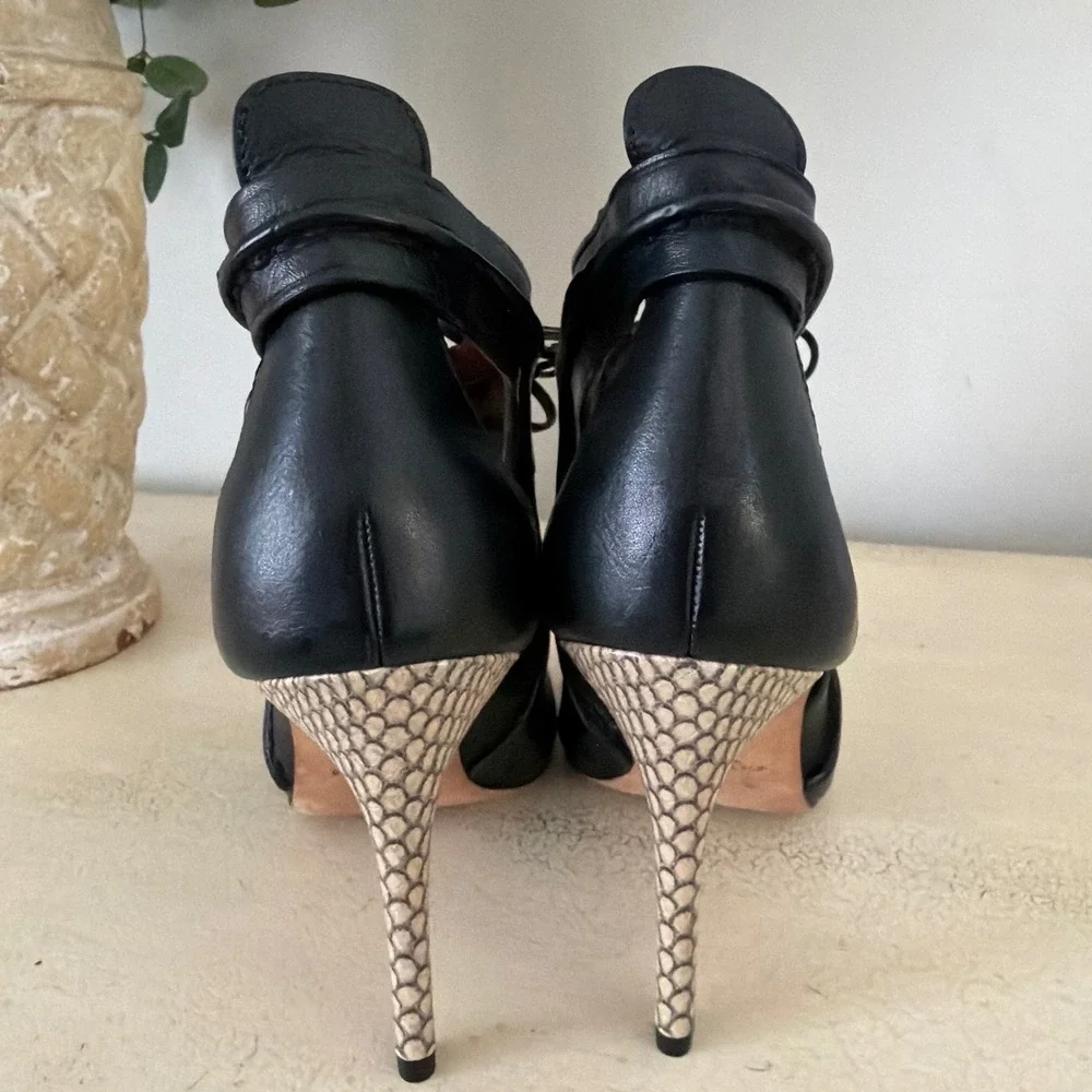 Coach sophisticated leather