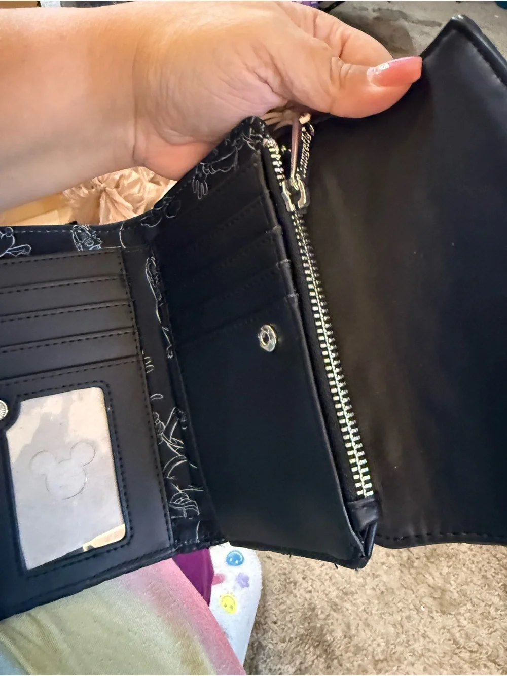 Loungefly compact black
