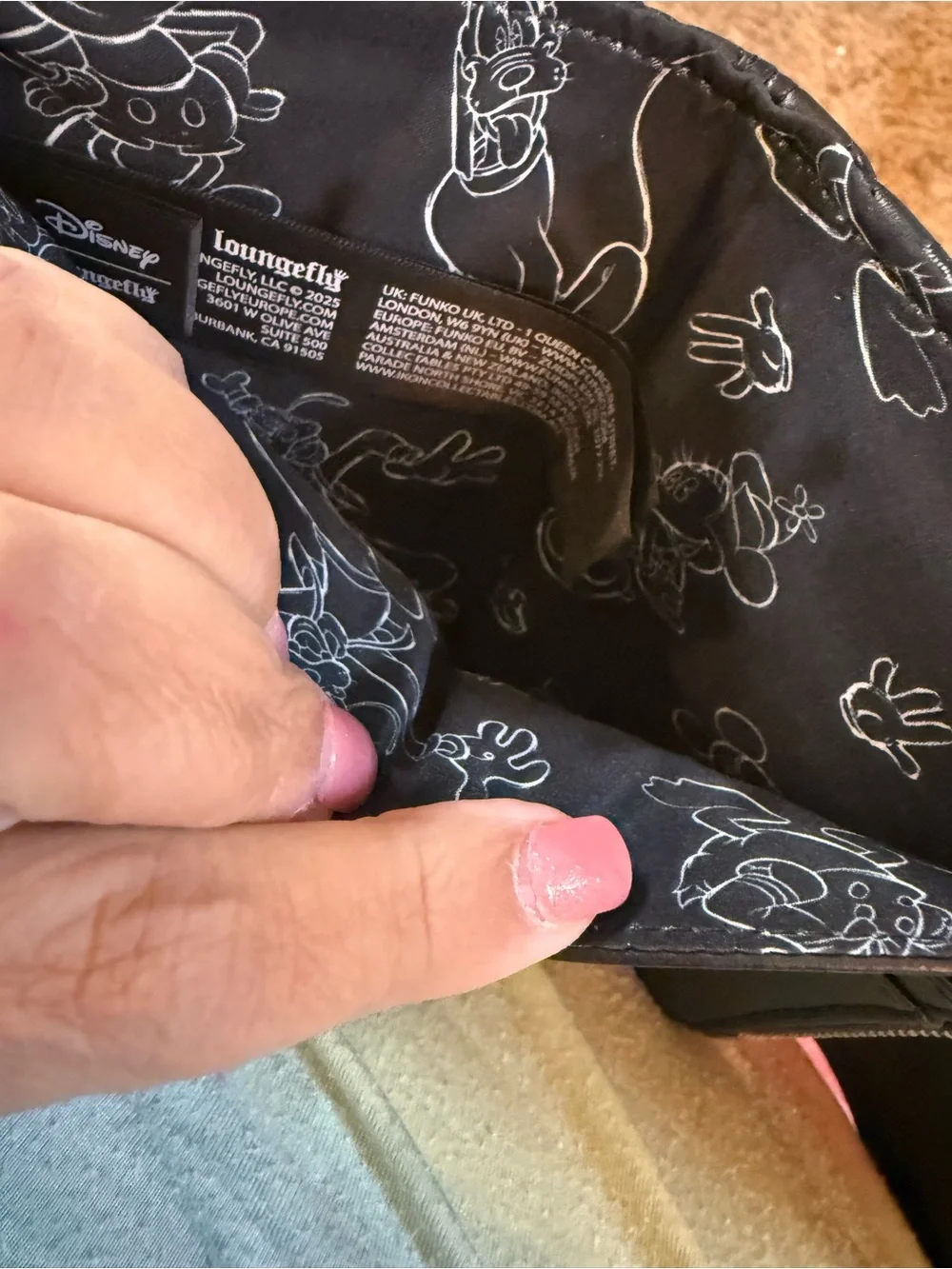 Loungefly compact black