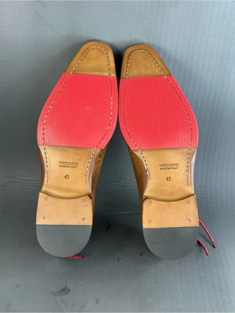Jose Real stand sole