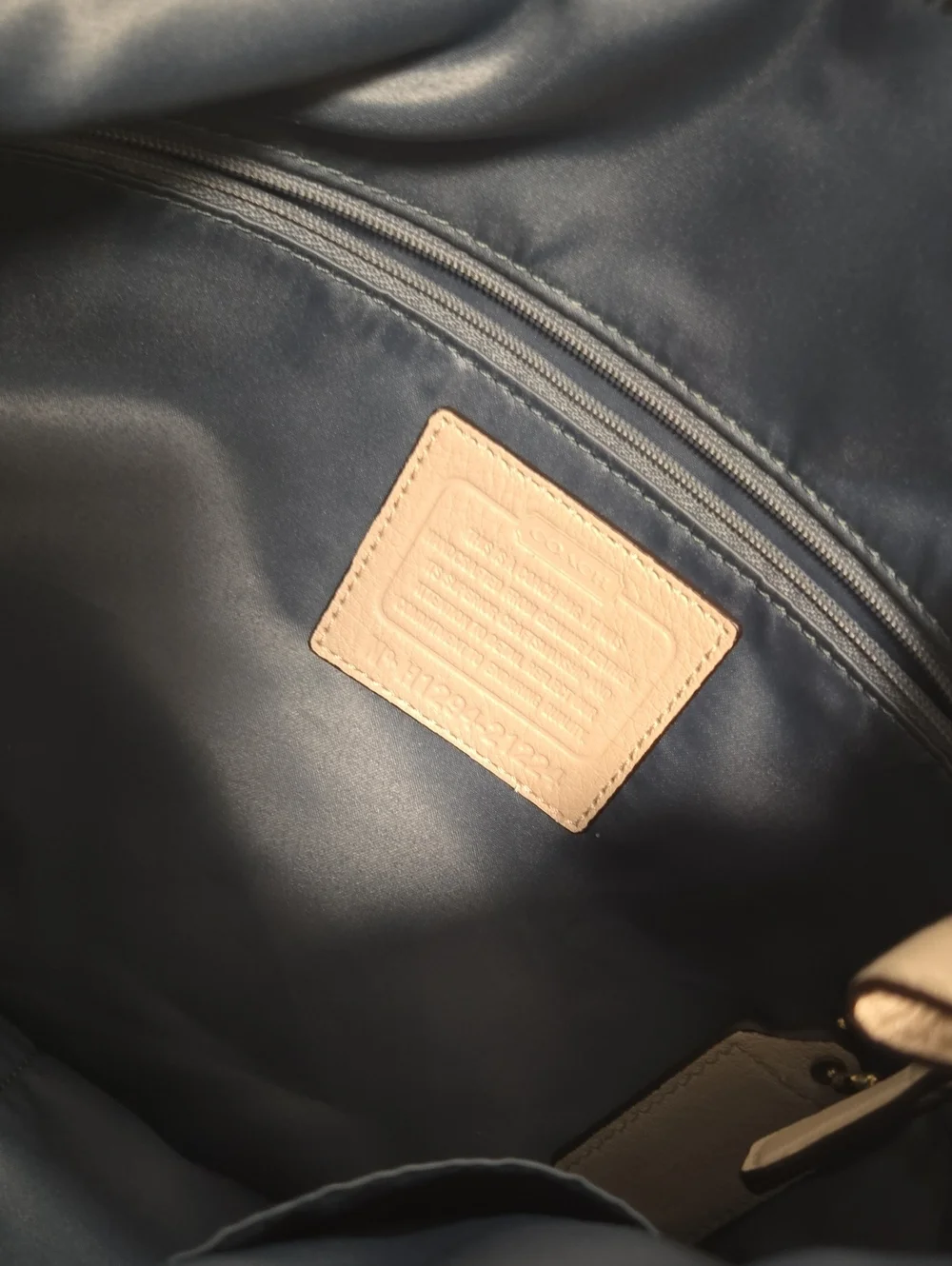 Coach elegant shoulder