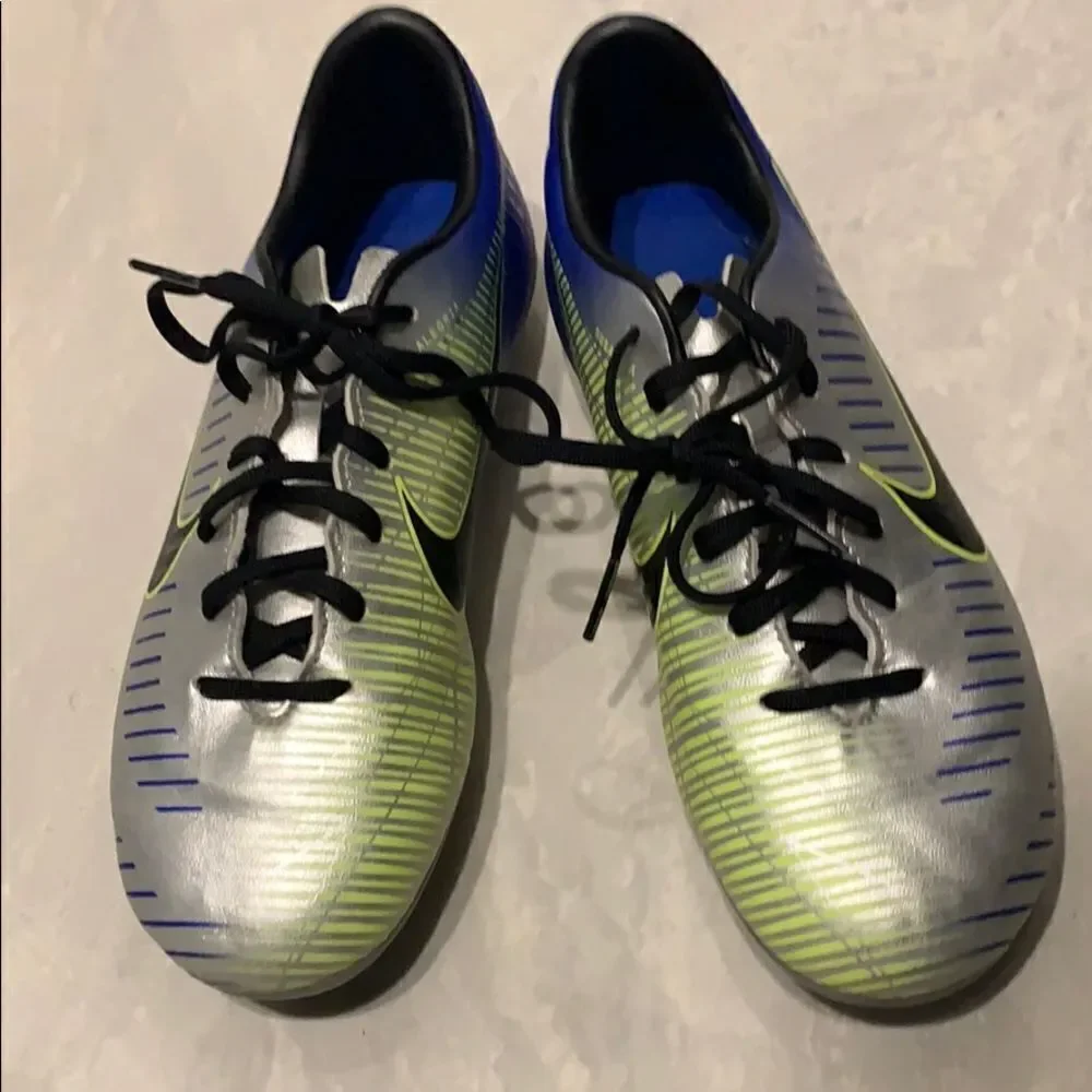 L❌1 hr sale❌Nike soccer shoes