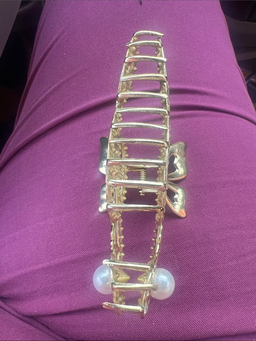 Scrunchy elegant gold