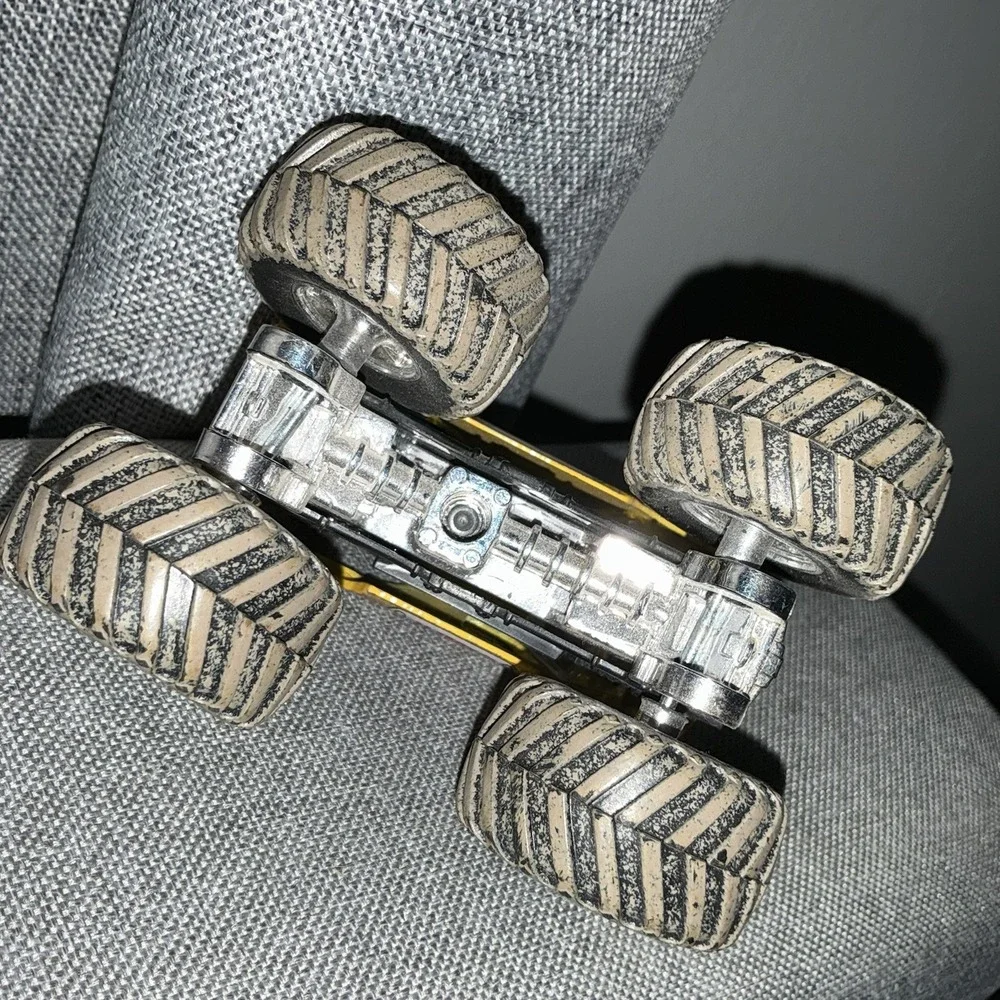 Hot Wheels 64 used treads
